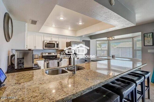 4145 W Danbury Dr in Glendale, AZ - Building Photo - Building Photo