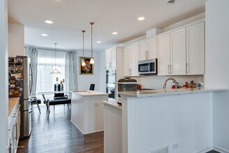 89 Marcel Ln in Schaumburg, IL - Building Photo - Building Photo