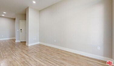 6260 W 3rd St in Los Angeles, CA - Building Photo - Building Photo