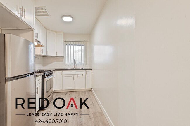 970 Menlo Ave in Los Angeles, CA - Building Photo - Building Photo