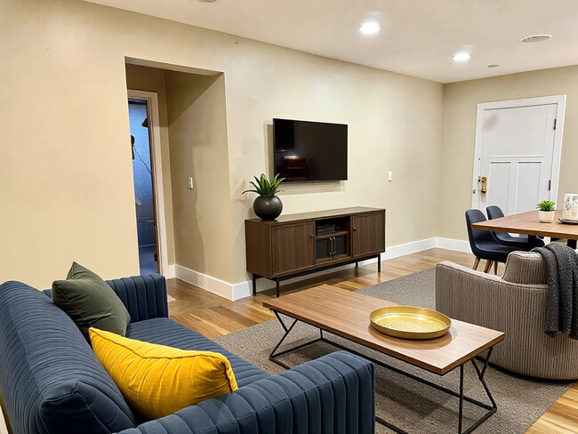 72 Egmont St in Brookline, MA - Building Photo - Building Photo