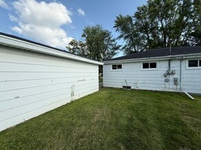 1025-1027 Evans St in Neenah, WI - Building Photo - Building Photo