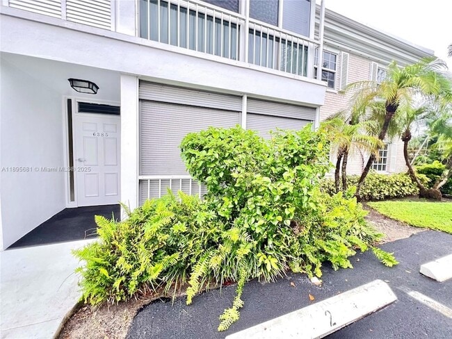 6385 Bay Club Dr, Unit 2 in Fort Lauderdale, FL - Building Photo - Building Photo