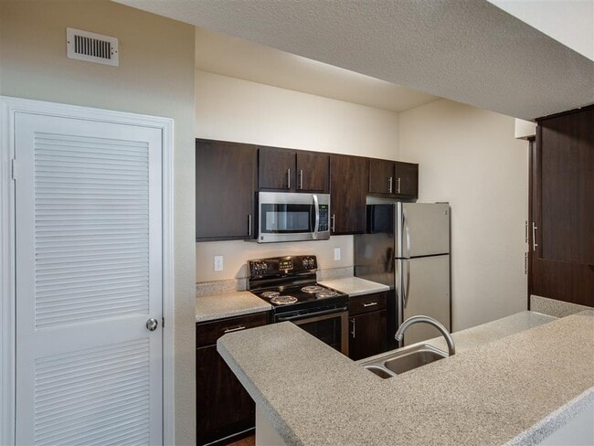 Lexington Apartments in Houston, TX - Foto de edificio - Building Photo