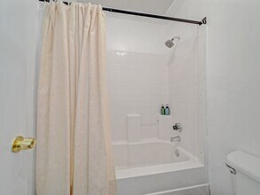 416 W 9th St, Unit 1-201 in Dallas, TX - Building Photo - Building Photo
