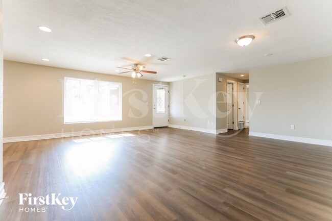 19242 Edgewater Dr in Port Charlotte, FL - Building Photo - Building Photo