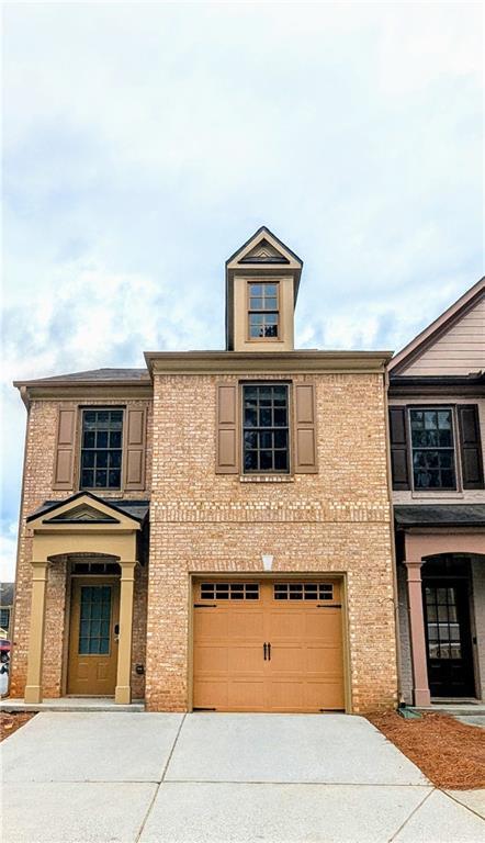 property at 300 Knelston Oak Dr NE