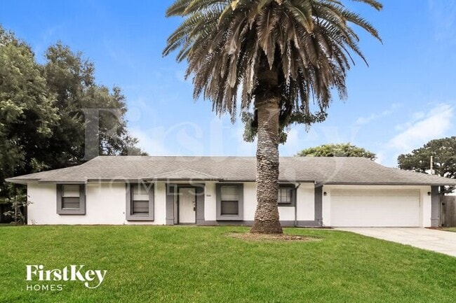 7666 Glenmoor Ln