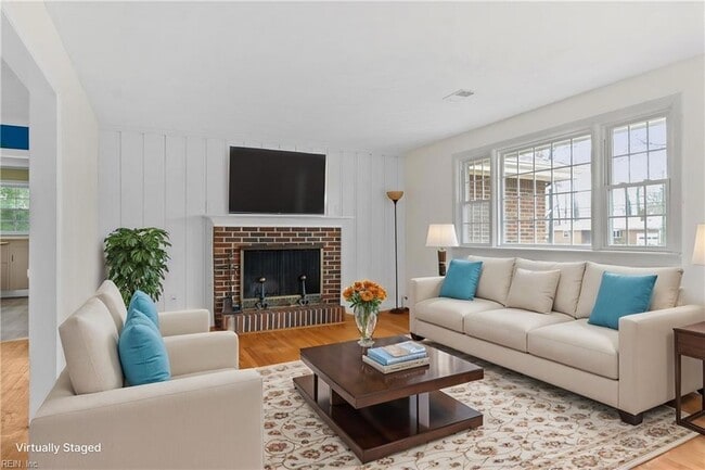 5712 Oak Terrace Dr in Virginia Beach, VA - Foto de edificio - Building Photo