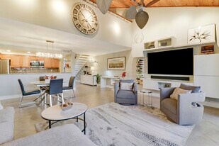 204 Old Meadow Way in Palm Beach Gardens, FL - Building Photo
