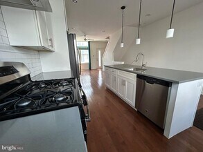 2630 Livingston St in Philadelphia, PA - Foto de edificio - Building Photo