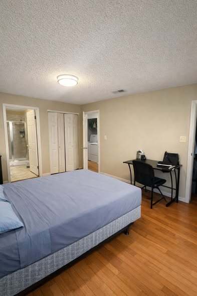 30 Richmond Street4 - Master Bedroom in Newark, NJ - Building Photo - Building Photo