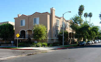 Tilden Apartments in Sherman Oaks, CA - Building Photo