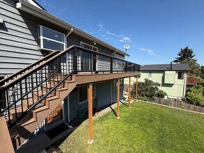 4200 27th Ave W in Seattle, WA - Building Photo - Building Photo