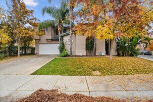 70 Arches Cir in Sacramento, CA - Building Photo