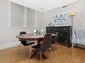 70 E Brookline St, Unit 1 in Boston, MA - Foto de edificio - Building Photo