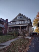 3126 Kensington Rd, Unit 2nd floor in Cleveland Heights, OH - Building Photo
