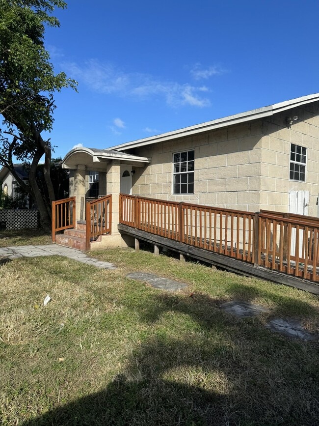 property at 623 SW 10th St