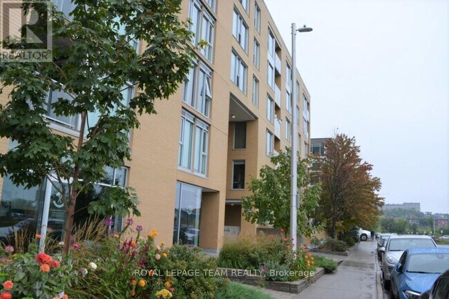 200 Lett St in Ottawa, ON - Building Photo - Building Photo