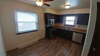 5007 N 106th St in Milwaukee, WI - Building Photo - Building Photo