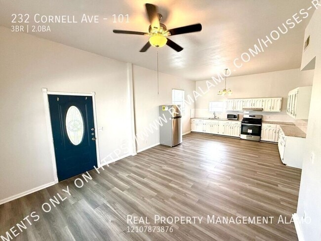232 Cornell Ave in San Antonio, TX - Building Photo - Building Photo