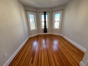 26 Taft St, Unit 3 in Boston, MA - Building Photo - Building Photo