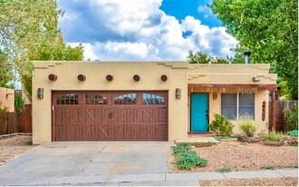 3258 Nizhoni Dr in Santa Fe, NM - Building Photo