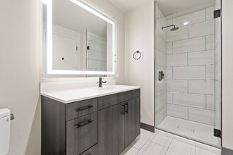 121 N Ada St in Chicago, IL - Building Photo - Building Photo