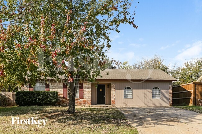 property at 1602 Geraldine Ln