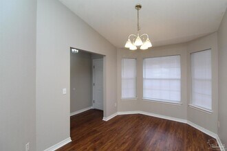 6854 Cedar Ridge Cir in Milton, FL - Foto de edificio - Building Photo