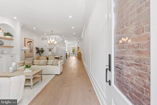 2460 Ontario Rd NW in Washington, DC - Building Photo