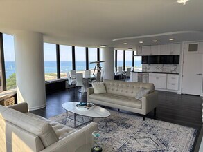 505 N Jean Baptiste Pointe du Sable Lake Shore Dr in Chicago, IL - Building Photo - Building Photo