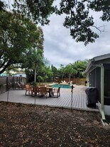 1388 Crescent Ct in Tarpon Springs, FL - Building Photo