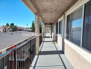 1080 St Louis Ave in Long Beach, CA - Building Photo - Building Photo