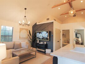 1308 San Bernard St in Austin, TX - Building Photo