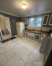 296 Tolland St, Unit 2R in East Hartford, CT - Building Photo - Building Photo