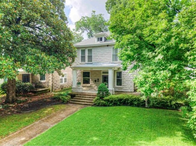 property at 1692 Carruthers Pl