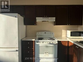 233 Rouge River Dr in Toronto, ON - Building Photo - Building Photo