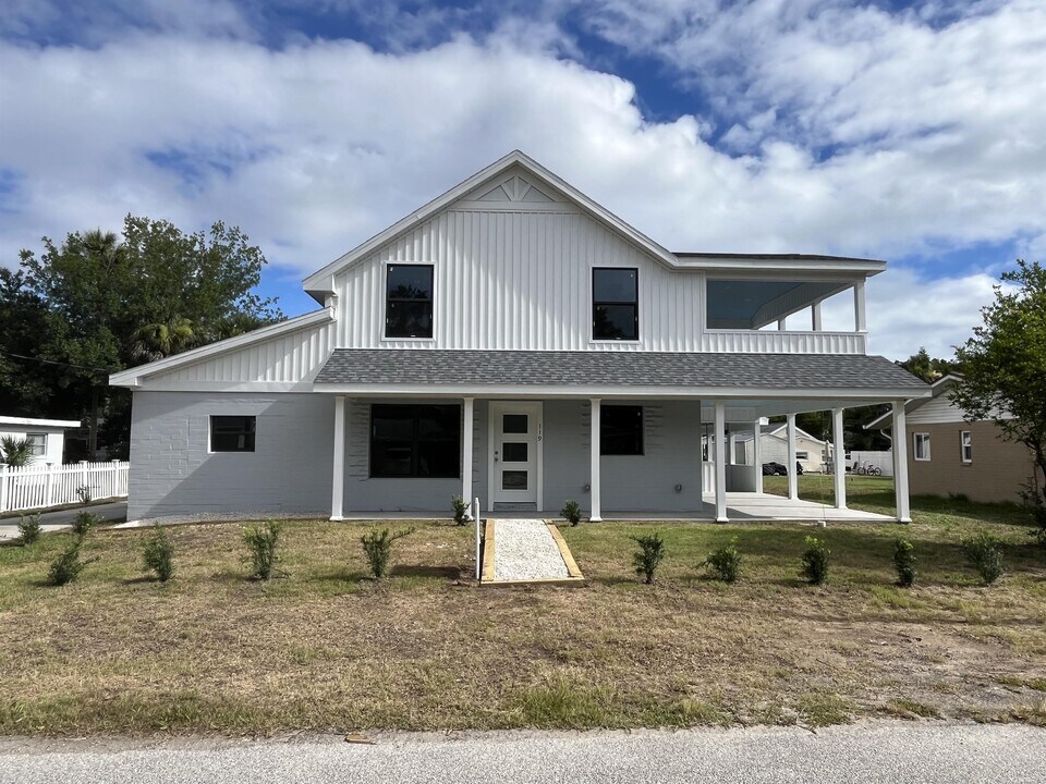 119 Dixwood Ave in Edgewater, FL - Building Photo