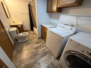 647-649 8th Ave SW in Valley City, ND - Building Photo - Building Photo