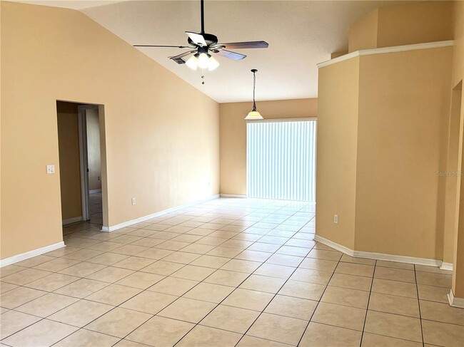 5 Fir Dr Terrace in Ocala, FL - Foto de edificio - Building Photo