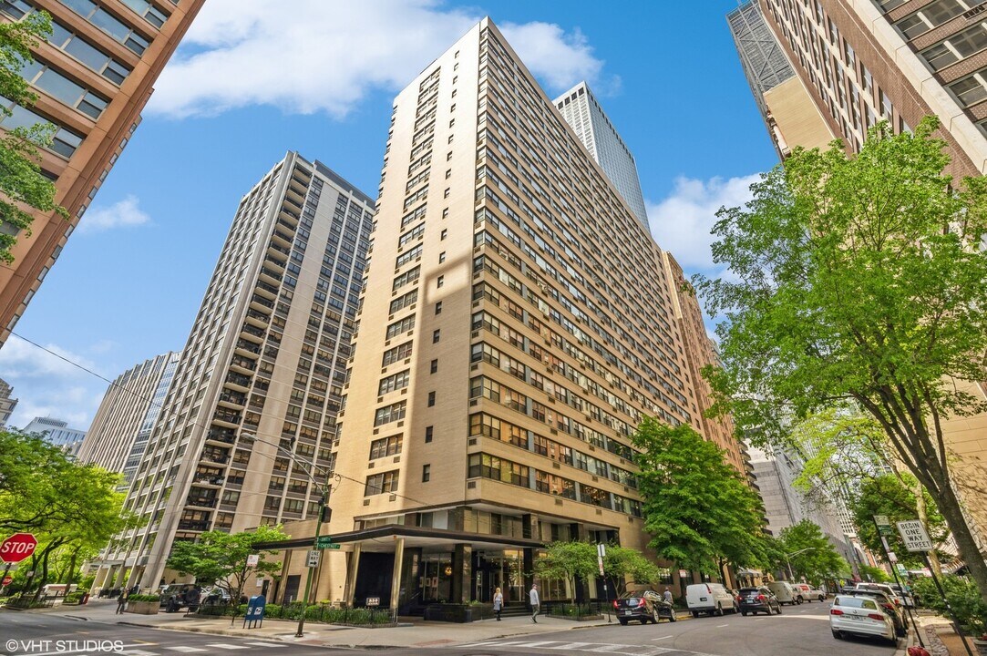 850 N Dewitt Pl in Chicago, IL - Foto de edificio