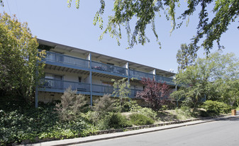 Valle Vista Six-Plex in Vallejo, CA - Building Photo