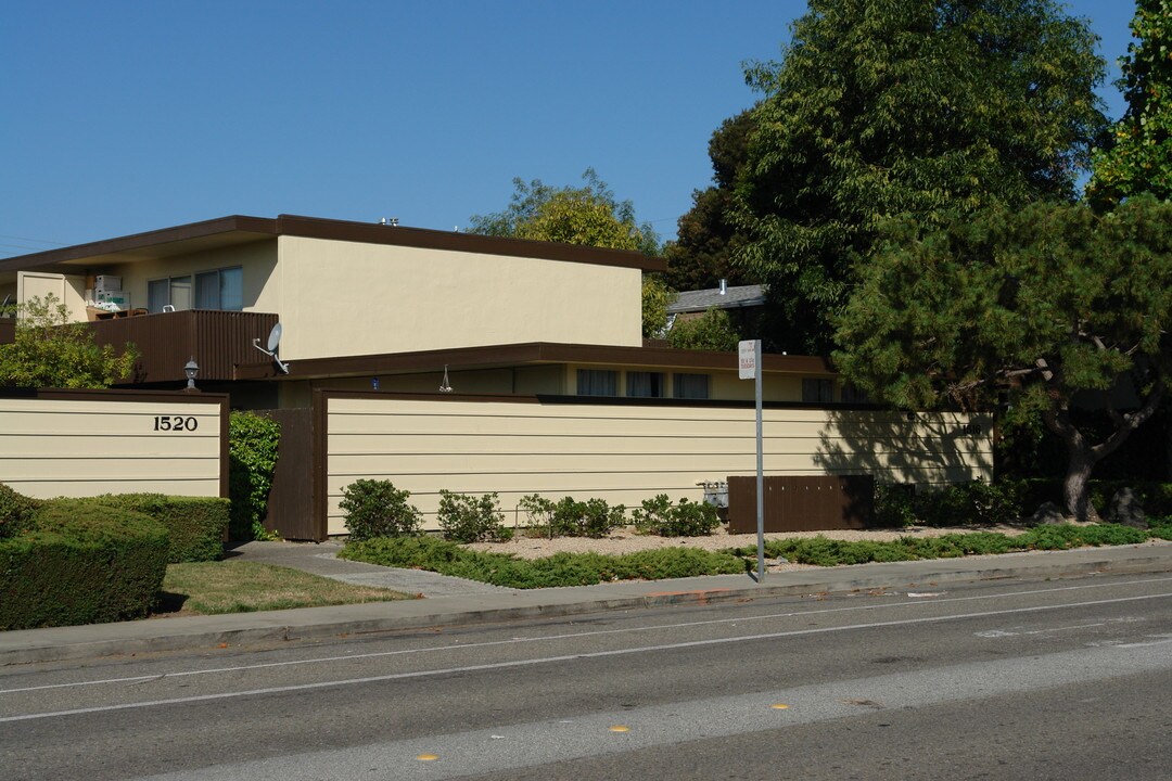 1516 S Claremont St in San Mateo, CA - Building Photo