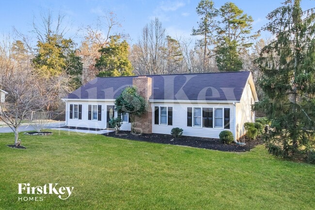 2328 Pebble Creek Rd in Winston-Salem, NC - Building Photo - Building Photo