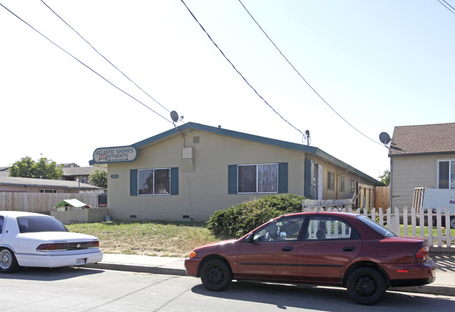 Atlantic Shores Apartments in Salinas, CA - Building Photo - Building Photo