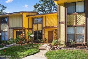 12 Glen Arbor Park in Ormond Beach, FL - Building Photo