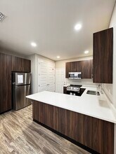 4000 La Vista Ave, Unit 3 in McAllen, TX - Building Photo - Building Photo