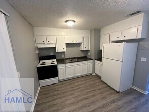 910 Berkshire Terrace in Hinesville, GA - Building Photo - Building Photo