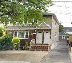 238 Nassau Blvd in Garden City, NY - Building Photo